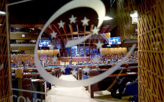 У Києві пікетували посольства країн, які підтримали повернення Росії до ПАРЄ