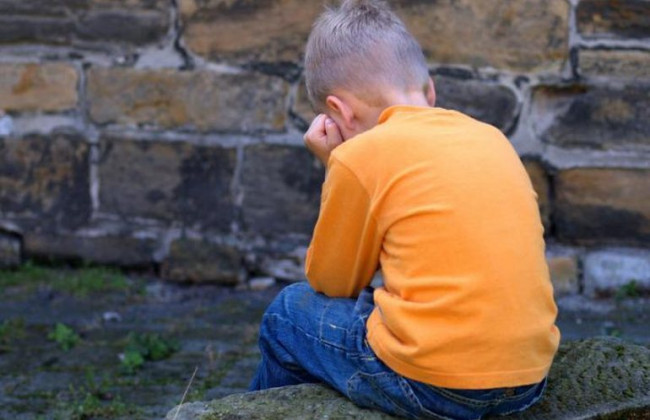 Трагедія у Києві: маленького хлопчика довгий час ґвалтував вітчим