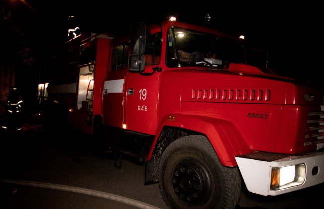 Мощный пожар произошел в школе Киева: есть фото и видео