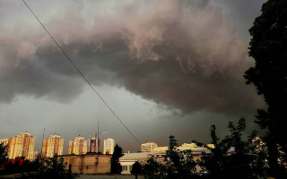 Відразу декілька районів Києва пішли «під воду» через грозу