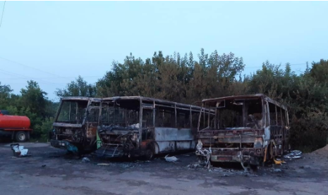 Невідомі під Києвом знову спалили автобуси