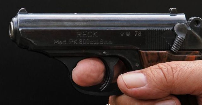 Чоловік застрелився у відділку поліції: є подробиці