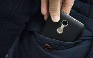 «Працює» у магазинах: киянам показали зухвалу злодійку