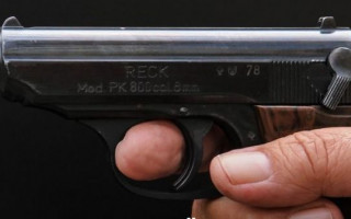 Чоловік застрелився у відділку поліції: є подробиці