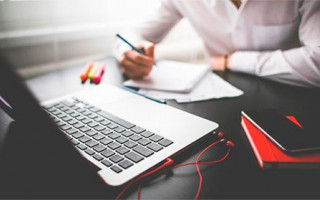 Назвали самые востребованные профессии среди украинцев