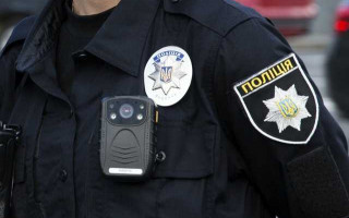 П'яні чоловіки жорстоко побили та пограбували школяра в Києві: подробиці