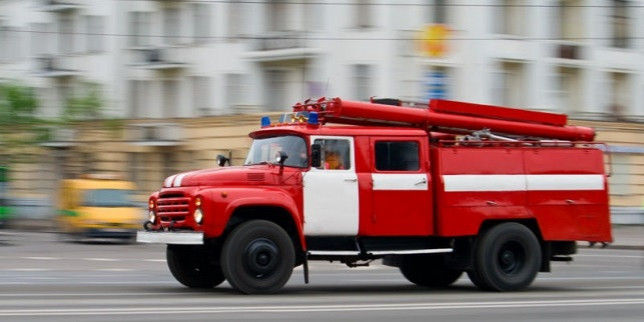 Потужна пожежа під Хмельницьким: у вогні опинилися діти