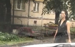 «Девушка-зомби» пугала водителей в Киеве