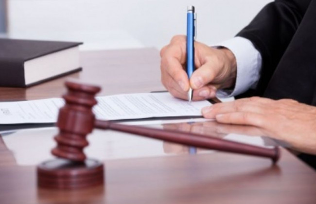 Юриконсульту сказали, що він «тупий»: чоловік поскаржився в суд та стягнув моральну шкоду