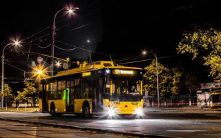 Низку маршрутів нічних тролейбусів закривають у Києві
