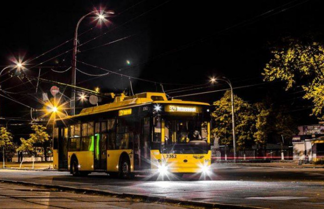 Низку маршрутів нічних тролейбусів закривають у Києві