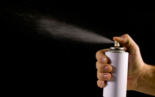 Отомстили из-за долга: в Киеве мужчине разгромили автомобиль