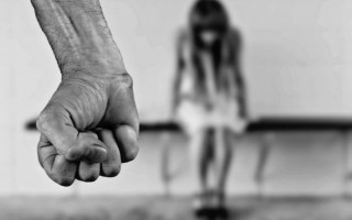 Ужесточение наказания за насилие над детьми: Раду просят принять законопроект