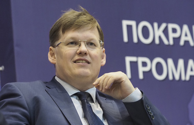 Прем’єр міністр Розенко пообіцяв покращити життя пенсіонерам: подробиці