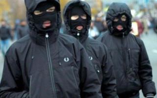 Напали в масках и с пистолетом: в Киеве произошел вооруженный налет