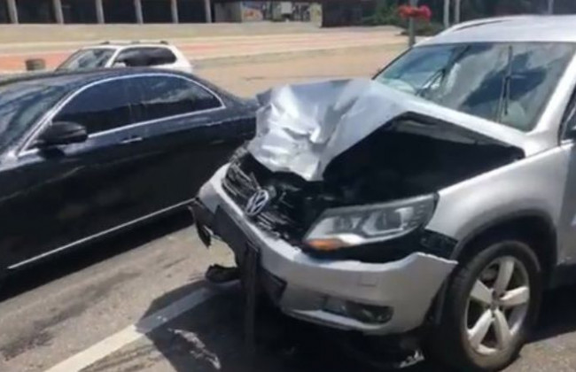 Протаранив три автомобілі: у Києві водію за кермом стало погано