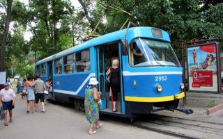 Горе-родители забыли ребенка в трамвае в Одессе