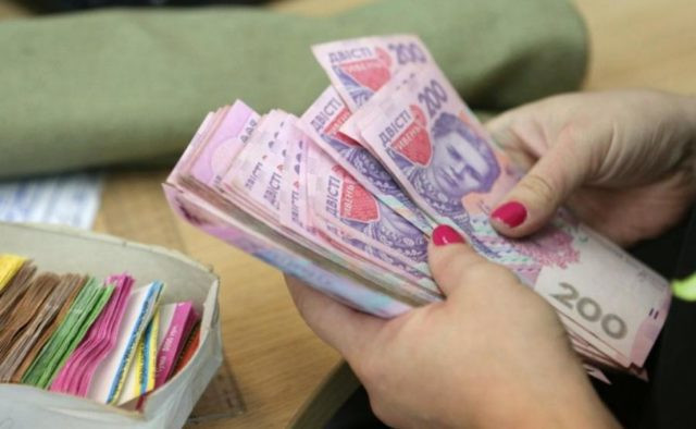 В Украине увеличилась средняя зарплата: кому повезло больше всех