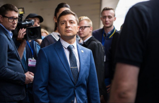 Обсудим, чей Крым: Зеленский опубликовал видеообращение к Путину по поводу Донбасса