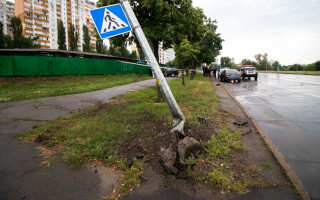П’яний водій у Києві влаштував моторошну аварію: є фото