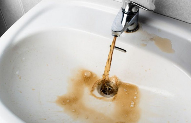 Киевлян предупредили о грязной воде из кранов: список адресов
