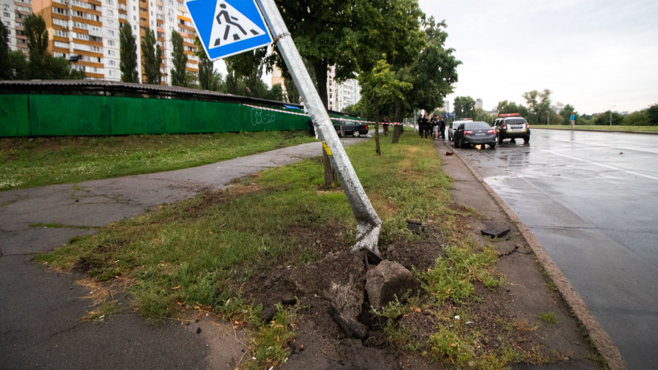 П’яний водій у Києві влаштував моторошну аварію: є фото