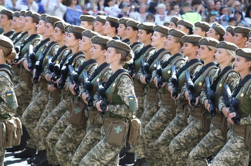 Чи потрібен українцям парад: в соцмережах виникла суперечка