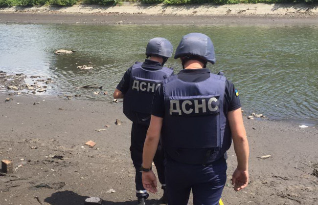 Там могли купатися люди: на березі річки в Харкові знайшли вибухівку