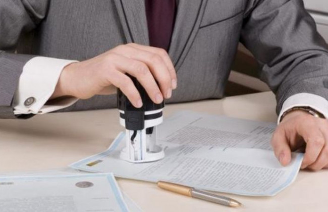 Законопроект щодо подолання рейдерства: нотаріуси надали Зеленському свої напрацювання