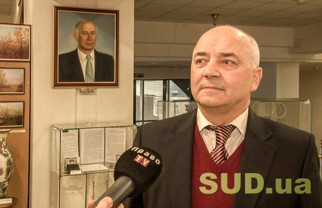 Чи дійсно Конституційний Суд України у 2010 році «змінив Конституцію України» та «конституційний лад України»?