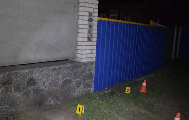 Кинув гранату в бік 64-річної жінки: перед судом постане працівник поліції