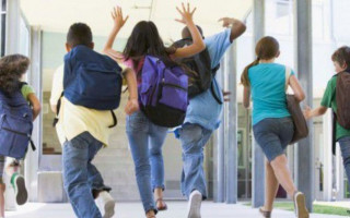 Прогули уроків школярами: суд покарав батьків