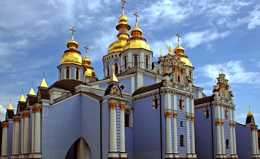 УПЦ КП просить суд заборонити користуватися будинками Михайлівського Золотоверхого монастиря
