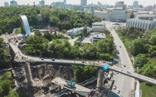 «Скляний» міст у столиці: киянам розповіли приємну новину
