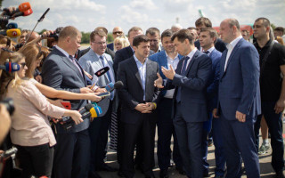 Аеропорту в Дніпрі — бути