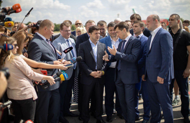 Аеропорту в Дніпрі — бути