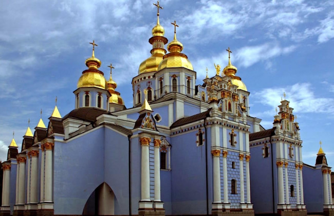 УПЦ КП просить суд заборонити користуватися будинками Михайлівського Золотоверхого монастиря