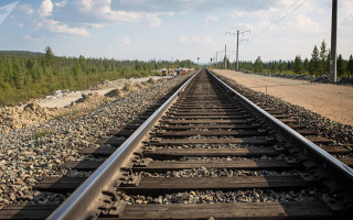 Чудом остался жив: под Николаевом поезд сбил 4-летнего ребенка