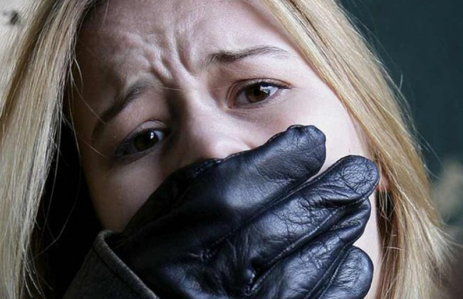 Под Харьковом изнасиловали девушку: появились жуткие подробности