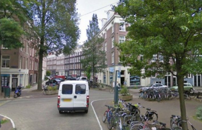 Амстердам «останавливает» бензиновые автомобили и мопеды