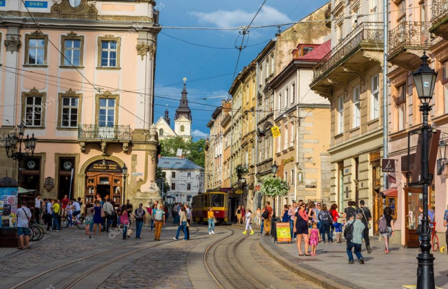 Львів’яни масово труяться у власних квартирах