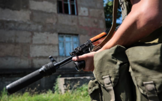 Боевики беспощадно обстреляли жилые дома под Донецком: фото