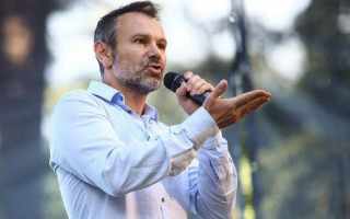 Партия Вакарчука хочет сажать за «сепаратные переговоры» с представителями России