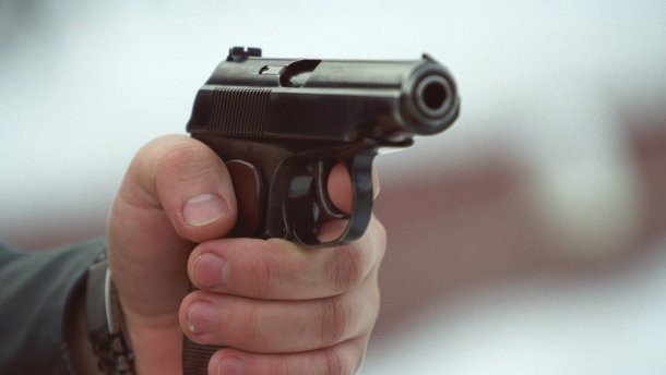 Под Киевом парень пытался убить молодую пару и застрелился в отделении полиции
