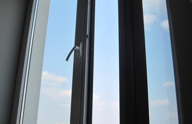 Спускался по связанным простыням: новые подробности ЧП под Киевом