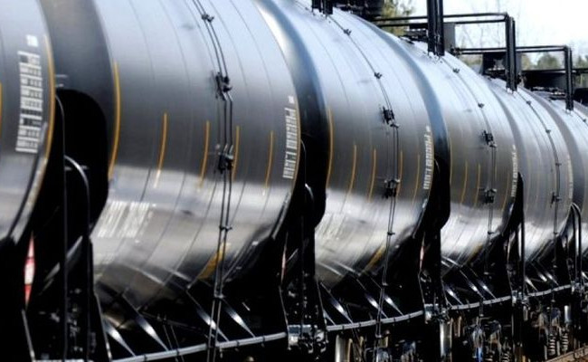 З 1 серпня в Україні Кабмін вводить спецмито на дизпаливо та скраплений газ з Росії