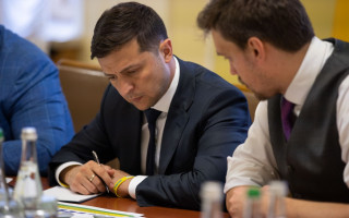 Зеленский подписал указ о повышении качества автомобильных дорог