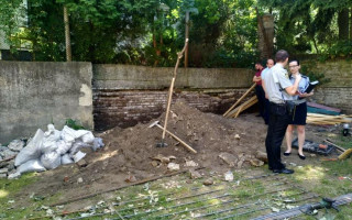 Жахливий інцидент у дитсадку Львова: обвалилася стіна, є жертва