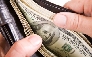 Какие зарплаты получают заробитчане в Европе: назвали суммы