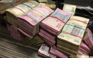 Дерзкое ограбление: полмиллиона гривен украли из авто в Одессе